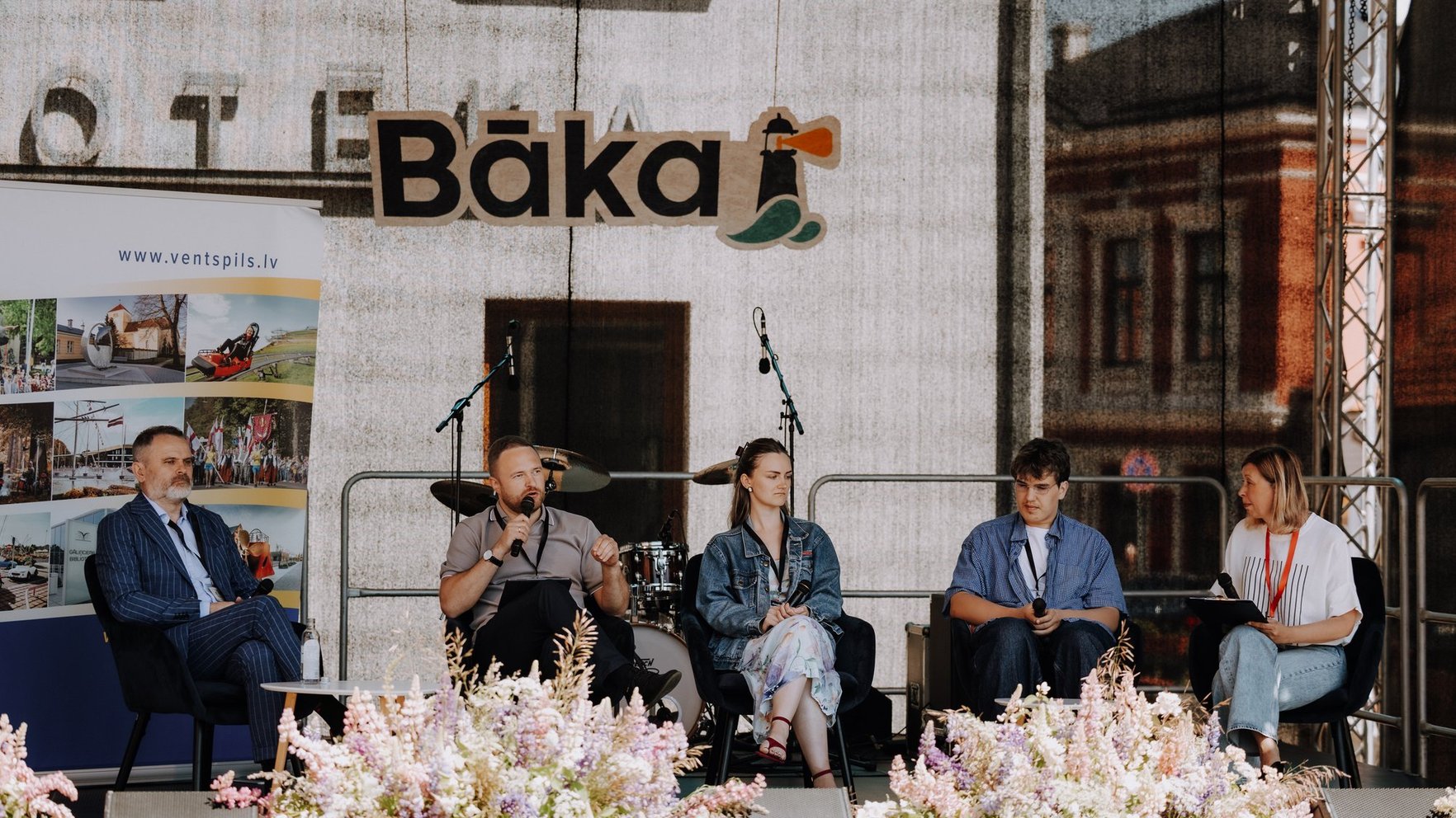 Foto: Kā Ventspilī notika jauniešu demokrātijas un sarunu festivāls "Bāka"