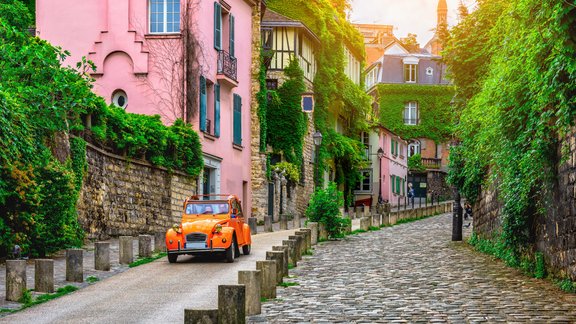 Parīze Monmartrs Montmartre Citroen 2CV retro