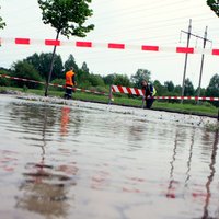 Ierobežo satiksmi Uriekstes ielā