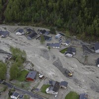 Kūstošais sniegs un lietavas izraisījušas plūdus Norvēģijā