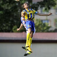 Divi Karlsona vārti ļauj 'Ventspils' futbolistiem pārliecinoši pieveikt 'Daugavpili'
