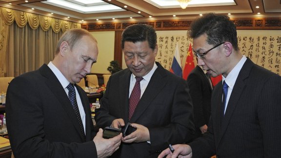 Vladimir Putin and Xi Jinping