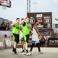 Latvijas 3x3 basketbolisti uzvar ranga līderus, bet apstājas Pasaules tūres posma pusfinālā
