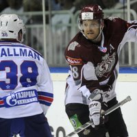 Rīgas 'Dinamo' uzņem KHL vadošo komandu Sanktpēterburgas SKA