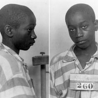 ASV atceļ pirms 70 gadiem uz elektriskā krēsla sodīta melnādaina pusaudža notiesājošo spriedumu