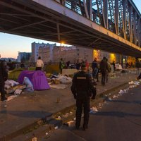 В Париже эвакуируют лагерь мигрантов у станции метро "Сталинград"