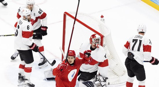 Российские хоккеисты на старте одолели Швейцарию, Дания сенсационно обыграла Чехию