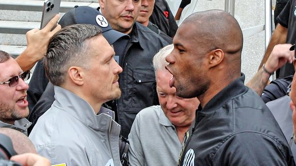 Video: Usiks nepakļaujas vēl vienai pretinieka provokācijai