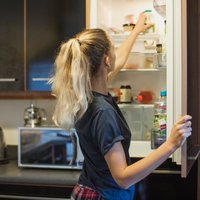 Kā pareizāk – likt ledusskapī karstu ēdienu vai tomēr tam jāatdziest?