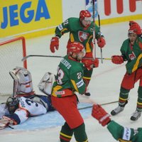 Lietuvas hokejisti ar deviņu vārtu pārvaru sagrauj Igauniju un paliek PČ pirmajā divīzijā