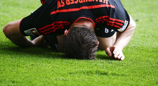 HSV bez Rudņeva pārliecinoši piekāpjas 'Hertha' futbolistiem