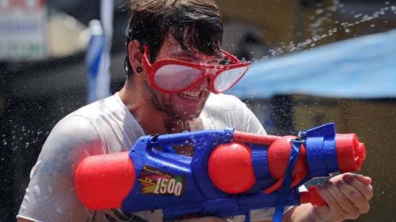 Songkran ūdens festivāls