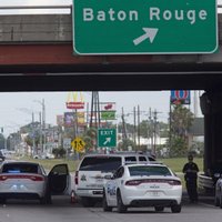 Apšaudē ASV Luiziānas štatā bojā gājuši trīs policisti; vairāki ievainoti