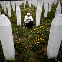 Tiesa: Nīderlandes armijas komandieri nav atbildīgi par Srebrenicu