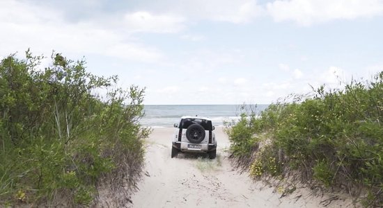 Ceļojums pa Baltiju ar 'Land Rover Defender'