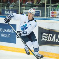 Bārtulis un 'Admiral' zaudē KHL līdervienībai SKA