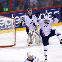 Fotoreportāža: Francija sarūgtina Krievijas hokejistus Uzvaras dienā
