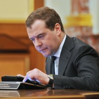 Medvedevs apšauba Ukrainas varasiestāžu leģitimitāti