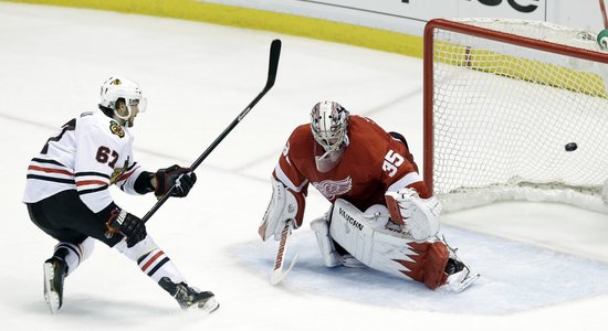 'Blackhawks' panāk septīto spēli NHL Austrumu konferences pusfinālā