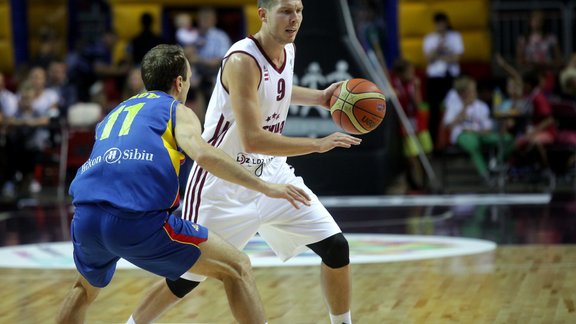 Latvijas vīriešu basketbola izlase pret Rumāniju - 45