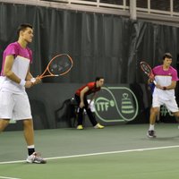 Brāļi Podži Polijā izcīna titulu ITF W15 turnīrā dubultspēlēs
