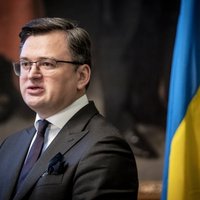 Ukraina vēlas sarīkot miera samitu tuvāko mēnešu laikā, norāda Kuleba