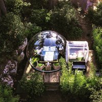 Nakšņošana 'burbulī': kupolam līdzīga viesnīca Francijā zem klajas debess