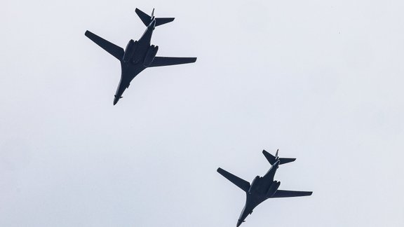  B-1 Lancer bumbvedēji virs Rīgas - 19