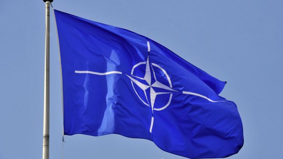 NATO flag, karogs