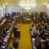 Čehijas parlaments izsaka neuzticību jaunveidotajai valdībai