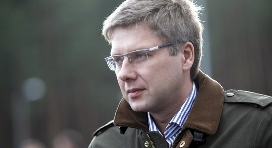 Komentētājs Ozoliņš uzvar Ušakovu strīdā par ziņu atsaukšanu