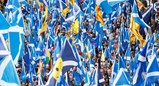 Новым главой правительства Шотландии избран умеренный сторонник независимости Джон Суинни