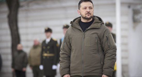 FT: оптимистичные заявления Зеленского о ситуации на фронте создают раскол между его офисом и военными