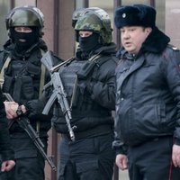 Kapsētā Maskavā sakaujas ap 200 cilvēku; trīs bojāgājušie