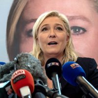 Francijas prezidenta vēlēšanas: Lepēna vēl vairāk atpaliek no Makrona