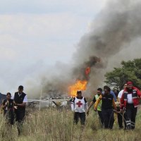 ВИДЕО: Крушение пассажирского самолета в Мексике изнутри салона