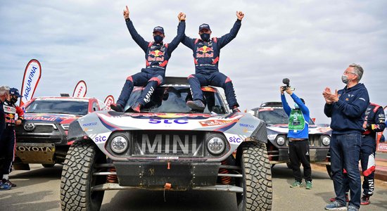 Par Dakaras rallijreida čempionu 14. reizi kļūst Petransels