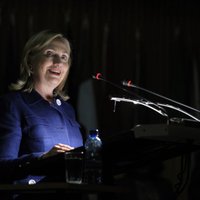 Klintone oficiāli paziņo par nodomu kandidēt ASV prezidenta vēlēšanās