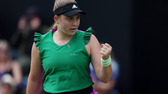 Teniss, Birmingemas turnīrs: Jeļena Ostapenko - Rebeka Marīno - 5