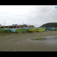 Tūkstošiem cilvēku bēg, spēcīgai viesuļvētrai sasniedzot Filipīnas