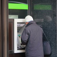 'Swedbank' un 'SEB banka' sākušas bankomātu pakāpenisku atslēgšanu