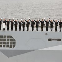 Foto: Latvijas Jūras spēki ar kuģu parādi svin simtgadi