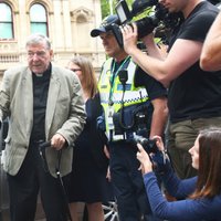 Katoļu kardinālu Pelu atzīst par vainīgu seksuālos uzbrukumos