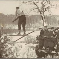 Ceļojums laikā: Tramplīnlēkšana, bobslejs un citi ziemas prieki pagājušā gadsimta sākumā Siguldā