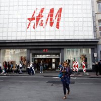 H&M zīmola stāsts: no ārzemju žurnāliem nokopētas drēbes, kas šūtas Zviedrijas provincē