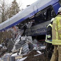 Vācijā pēc traģiskās vilcienu katastrofas atrasti visi pasažieri