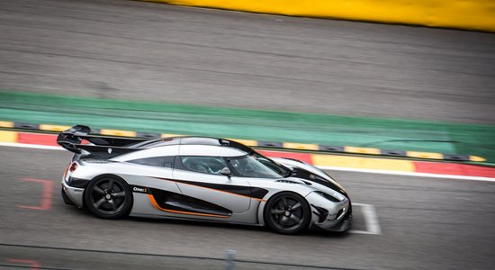 1340 ZS jaudīgais 'Koenigsegg' uzstādījis Spa trases rekordu