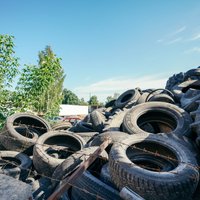 'Riepu bloki' gada laikā sola izvest riepas no Starta ielas teritorijas