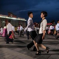 Foto: Ziemeļkorejā ar līksmiem koncertiem un raitām dejām nosvin partijas kongresu