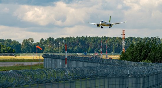 "airBaltic" jauna komercķīla par 442 miljoniem eiro; ieķīlātas preču zīmes
